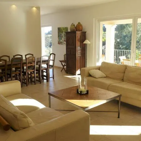 Tatil Evi Cavalaire-sur-mer Sleeps 12 Pool Wifi