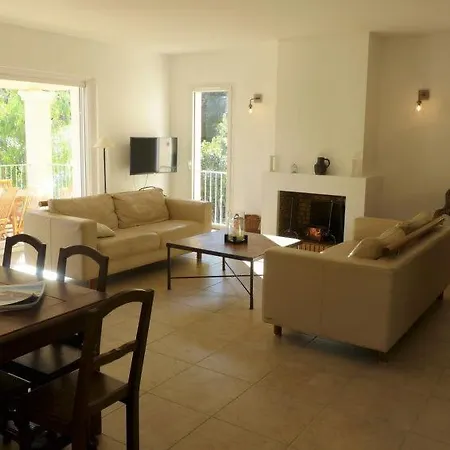 Cavalaire-sur-mer Sleeps 12 Pool Wifi Tatil Evi