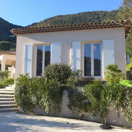 Cavalaire-sur-mer Sleeps 12 Pool Wifi Tatil Evi