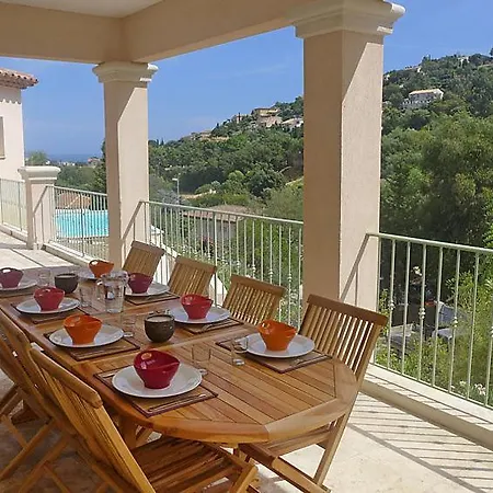 Cavalaire-sur-mer Sleeps 12 Pool Wifi Tatil Evi *