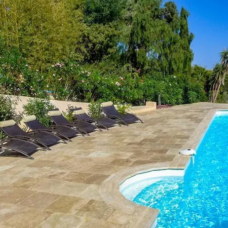 Tatil Evi Cavalaire-sur-mer Sleeps 12 Pool Wifi Cavalaire-sur-Mer