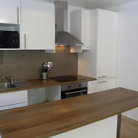Cavalaire-sur-mer Sleeps 12 Pool Wifi *