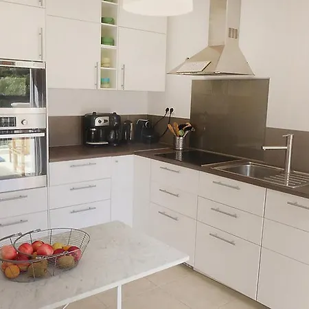 Cavalaire-sur-mer Sleeps 12 Pool Wifi Сasa de vacaciones *
