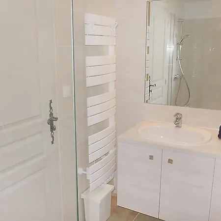Cavalaire-sur-mer Sleeps 12 Pool Wifi