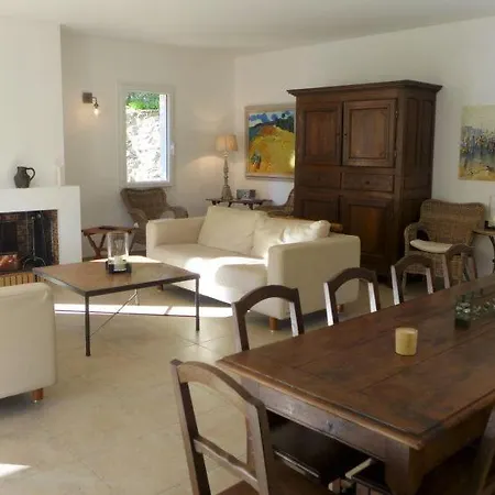 Cavalaire-sur-mer Sleeps 12 Pool Wifi